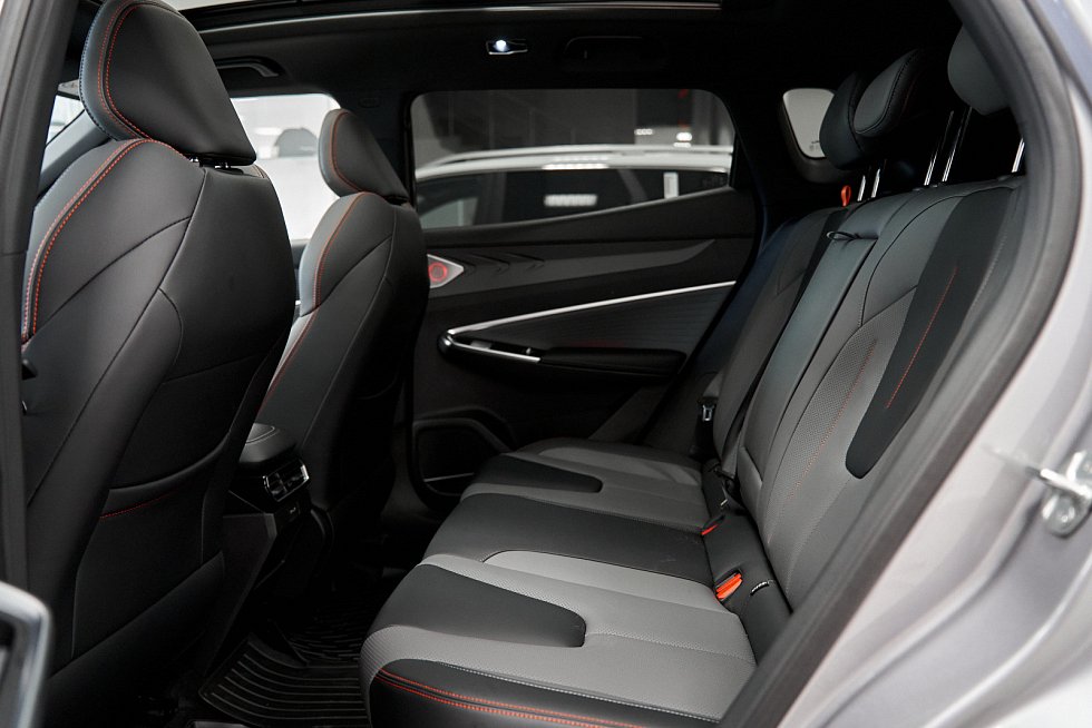 Geely Cityray Флагман, серебряный