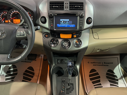 Toyota RAV4, 2012 года, пробег 170000 км