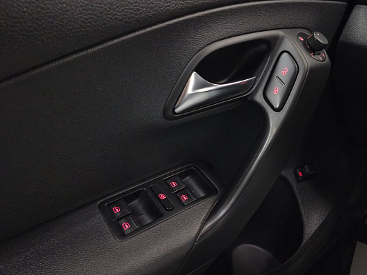 Volkswagen Polo Drive, 2018 года, пробег 131136 км