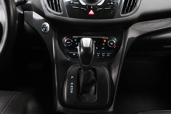 Ford Kuga Titanium, 2016 года, пробег 140792 км