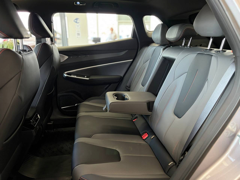 Geely Cityray Люкс, серебряный