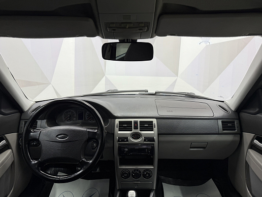 Lada (ВАЗ) Priora Люкс, 2011 года, пробег 133078 км