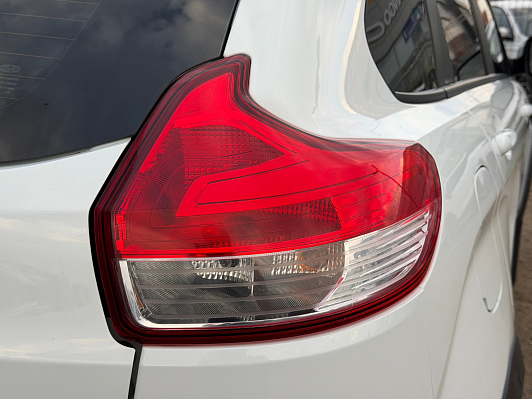 Lada (ВАЗ) XRAY Luxe Prestige (2018-2021), 2019 года, пробег 148000 км