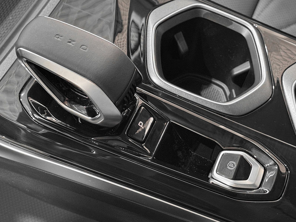 Geely Atlas Flagship, черный