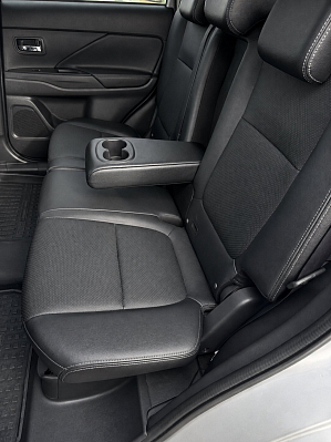 Mitsubishi Outlander Instyle, 2016 года, пробег 111826 км