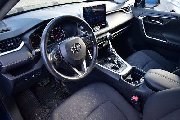 Toyota RAV4 Комфорт, 2020 года, пробег 58494 км