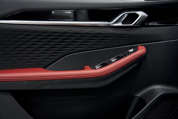 Geely Coolray Flagship, белый