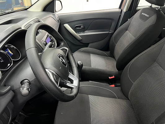 Renault Logan Stepway Life, 2020 года, пробег 91613 км