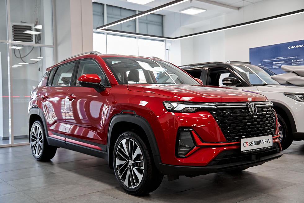Changan CS35 Plus Техно, красный