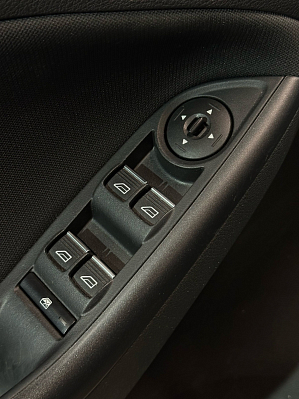 Ford Focus SYNC Edition, 2015 года, пробег 101000 км