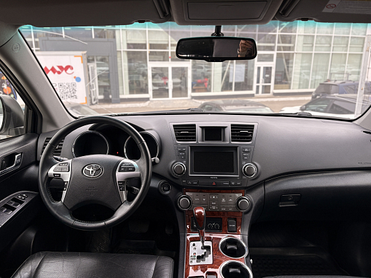 Toyota Highlander, 2011 года, пробег 146175 км