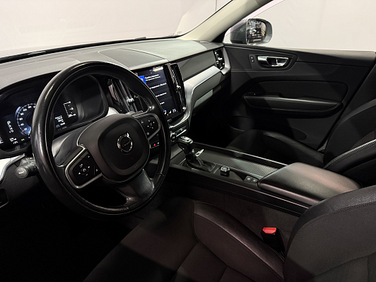 Volvo XC60 Momentum, 2018 года, пробег 90500 км