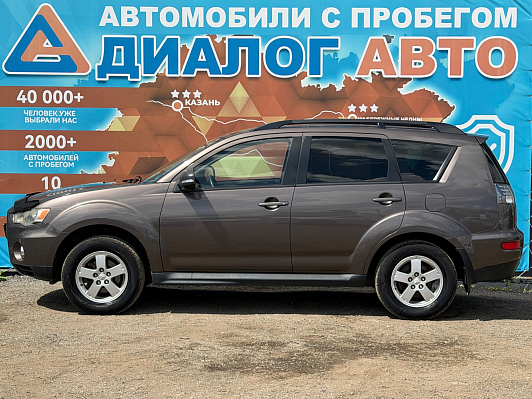 Mitsubishi Outlander Intense, 2010 года, пробег 252000 км