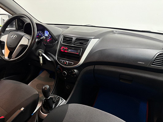 Hyundai Solaris Active, 2012 года, пробег 245089 км