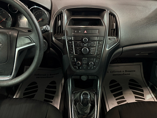 Opel Astra Essentia, 2011 года, пробег 348000 км