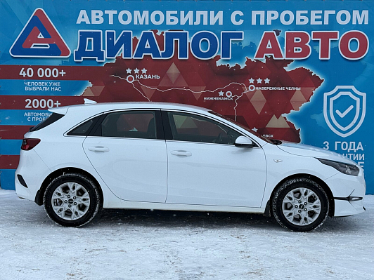 Kia Ceed Luxe, 2023 года, пробег 31000 км