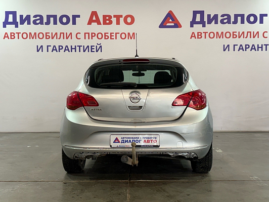 Opel Astra Essentia, 2011 года, пробег 348000 км