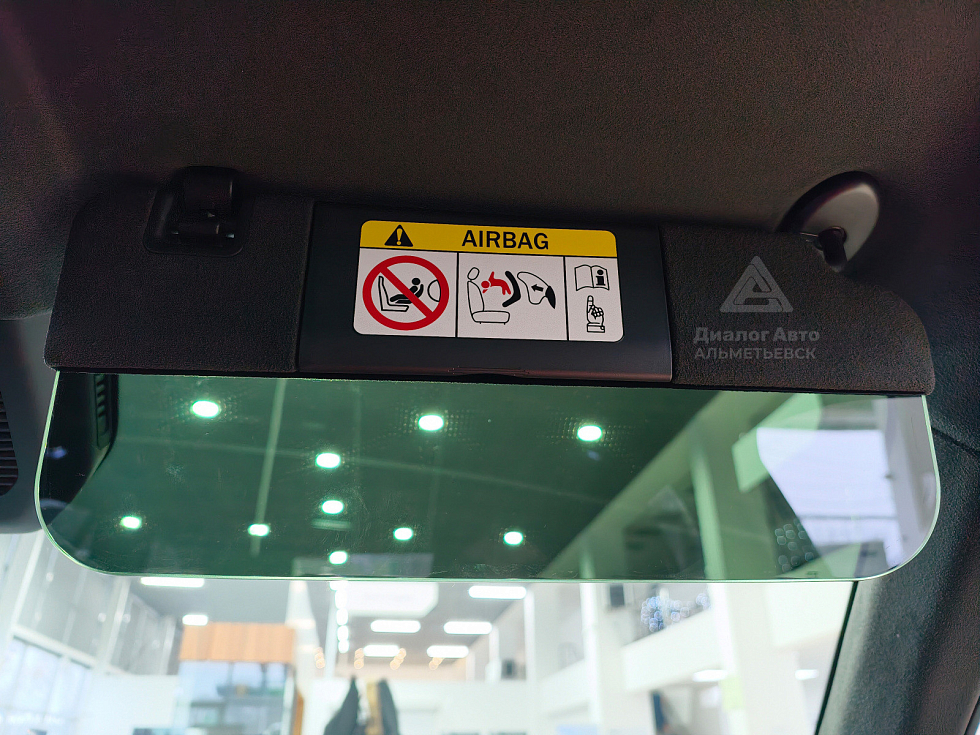 Geely Monjaro Флагман, серый