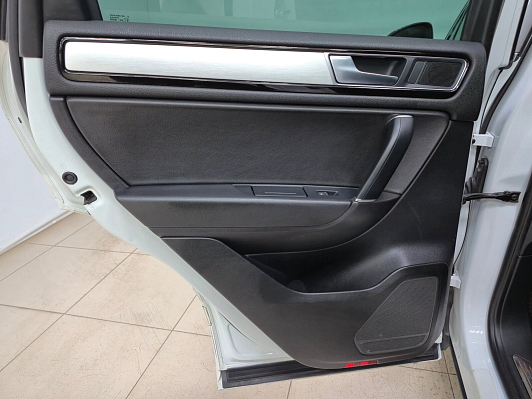Volkswagen Touareg Wolfsburg Edition, 2017 года, пробег 229911 км