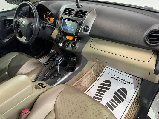 Toyota RAV4, 2012 года, пробег 170000 км
