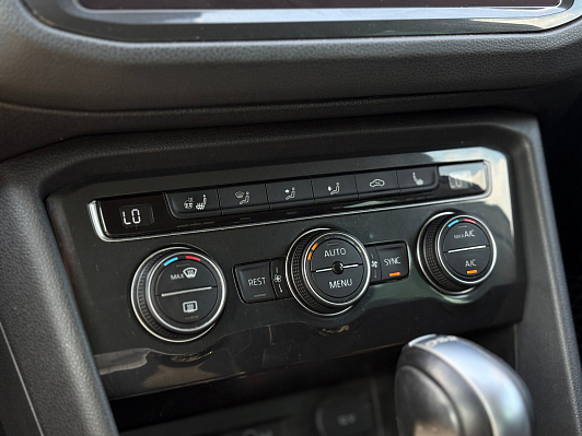 Volkswagen Tiguan CONNECT, 2018 года, пробег 130907 км