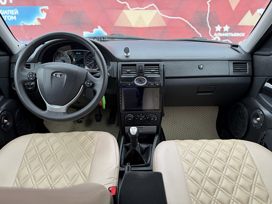 Lada (ВАЗ) Priora Люкс, 2013 года, пробег 143110 км