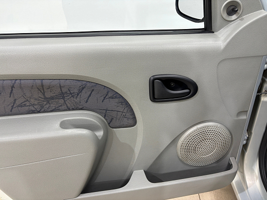 Renault Logan, 2006 года, пробег 289427 км