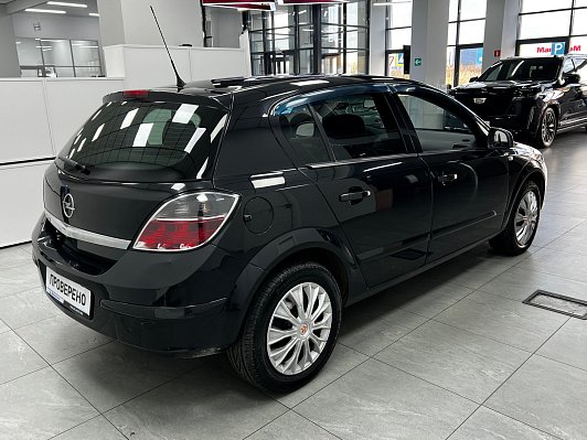 Opel Astra, 2011 года, пробег 135363 км