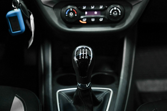 Lada (ВАЗ) Vesta Luxe, 2021 года, пробег 64800 км