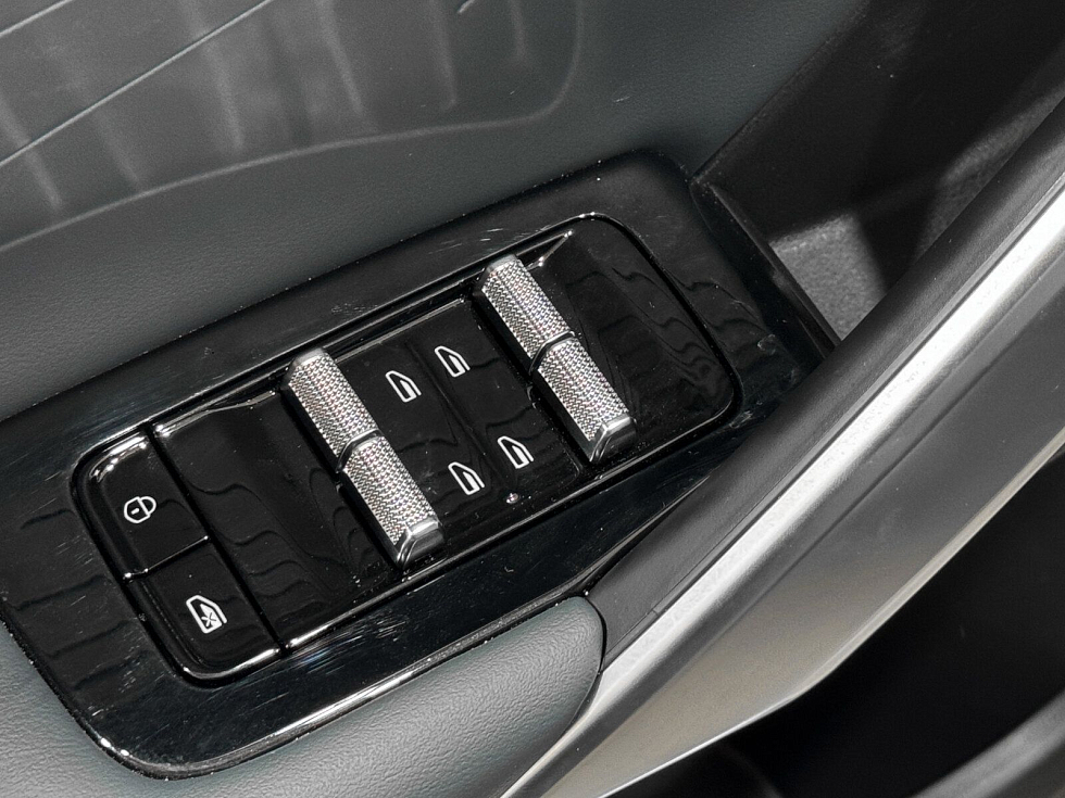 Geely Atlas Flagship, черный