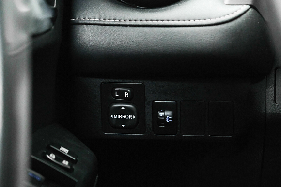 Toyota RAV4, 2015 года, пробег 227000 км