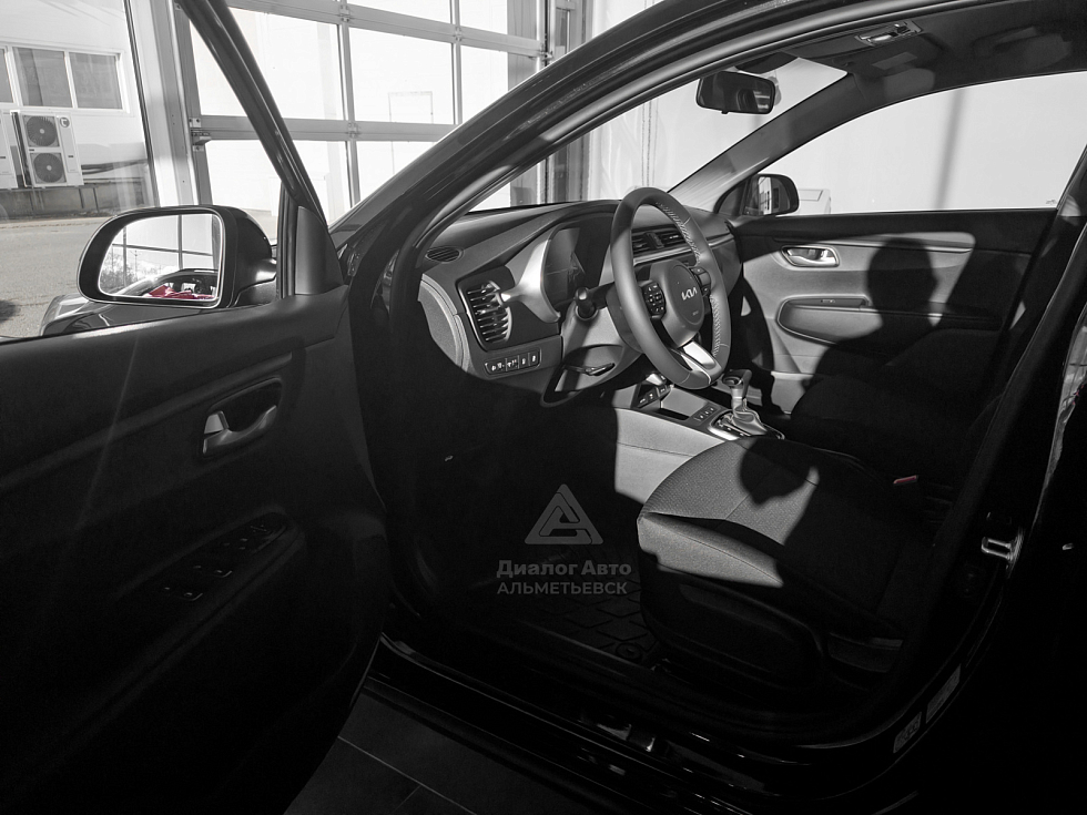 Solaris KRS Luxe AV, черный