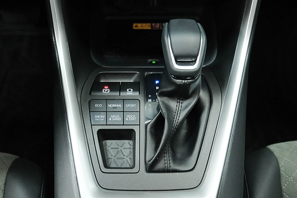 Toyota RAV4, 2025 года, пробег 142 км