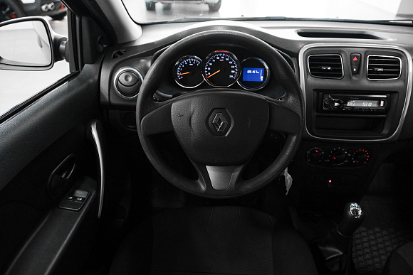 Renault Logan Confort, 2016 года, пробег 105000 км