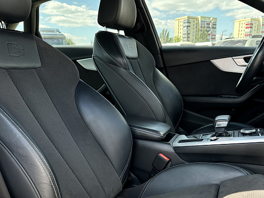 Audi A4 Sport, 2019 года, пробег 181383 км