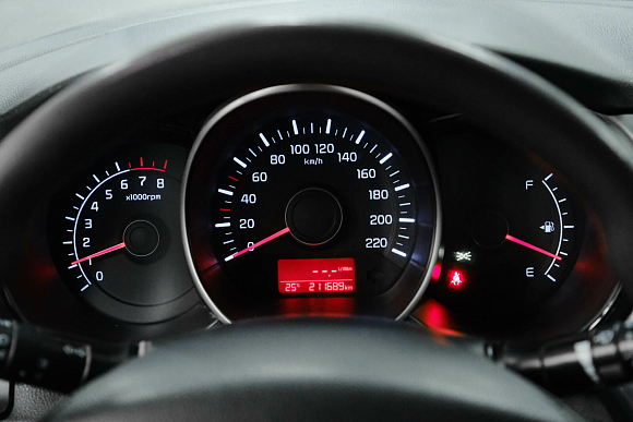 Kia Rio, 2015 года, пробег 211000 км