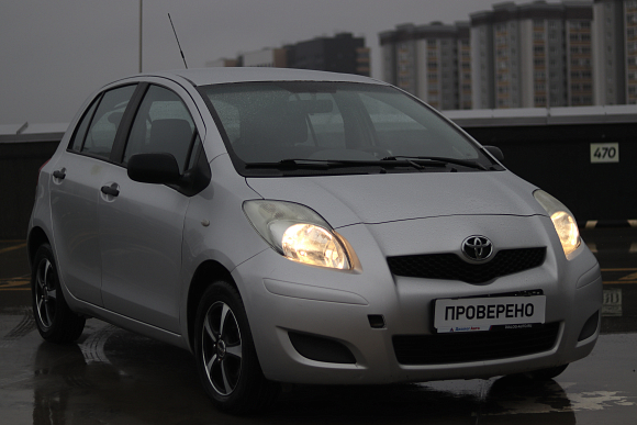 Toyota Yaris, 2009 года, пробег 225000 км