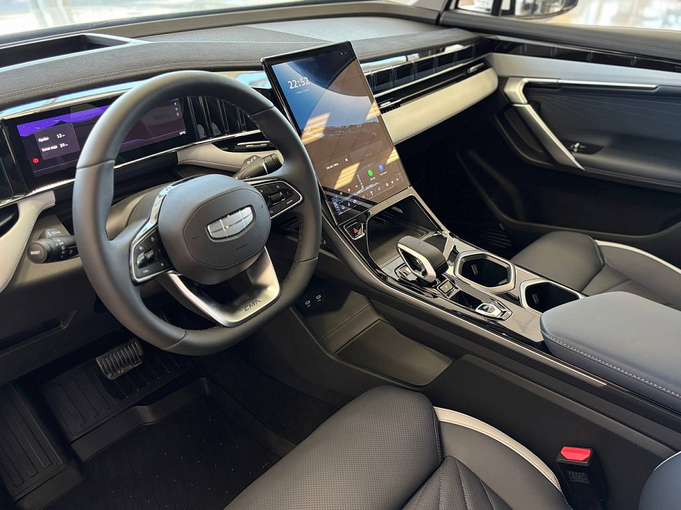 Geely Atlas Flagship, белый