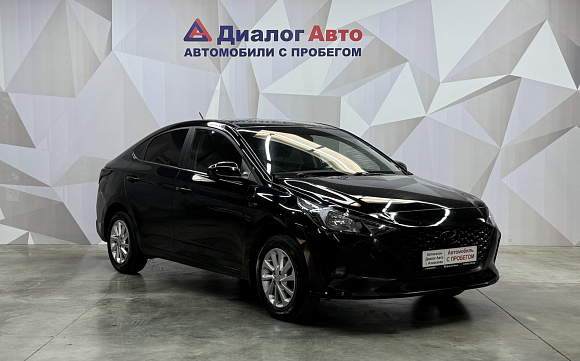 Hyundai Solaris Специальная Серия "10 лет", 2021 года, пробег 75000 км