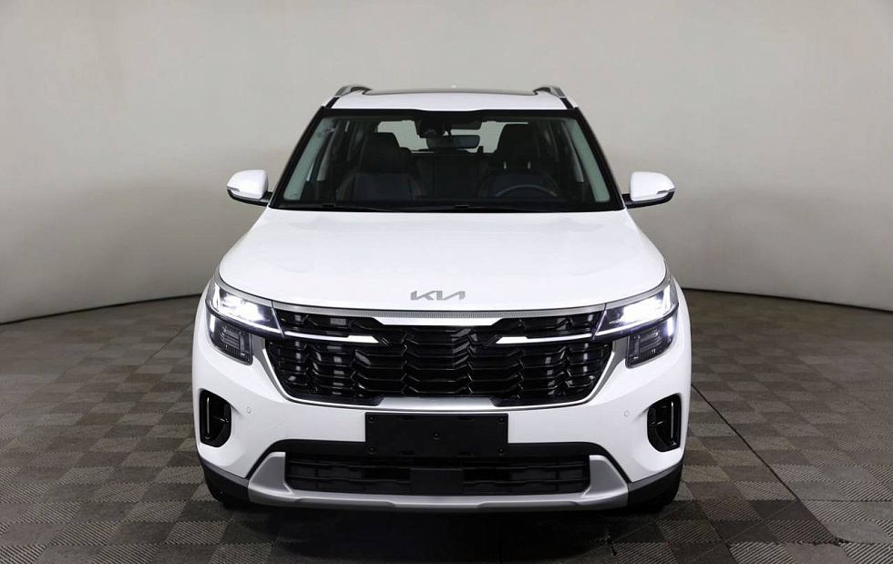Kia Seltos Premium Edition, белый