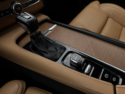 Volvo XC90 Inscription, 2015 года, пробег 97207 км