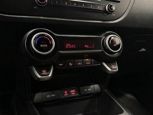 Kia Rio Luxe, 2017 года, пробег 124663 км