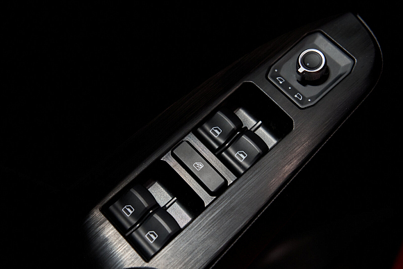 Haval Jolion Tech+, красный