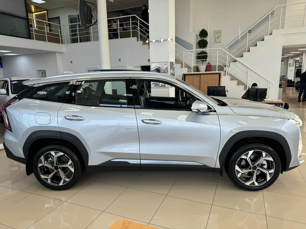 Geely Atlas Флагман, серебряный