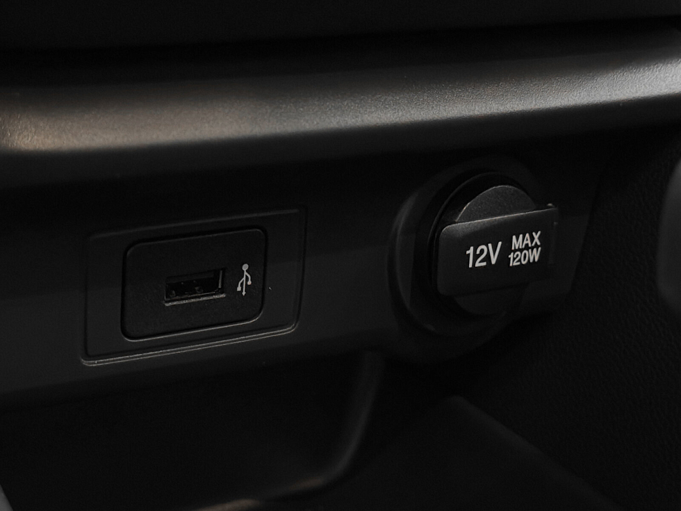 Changan Alsvin Люкс, красный