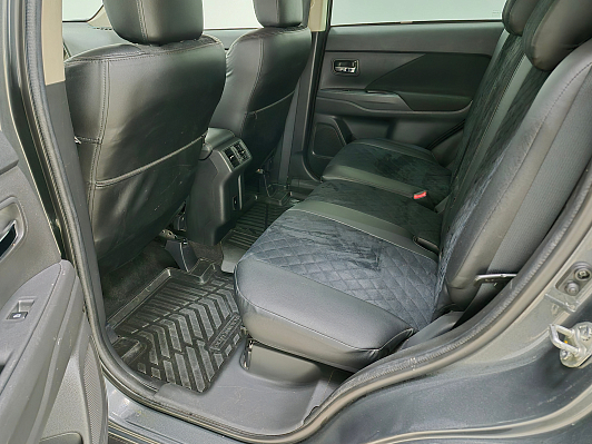 Mitsubishi Outlander Instyle, 2021 года, пробег 37140 км