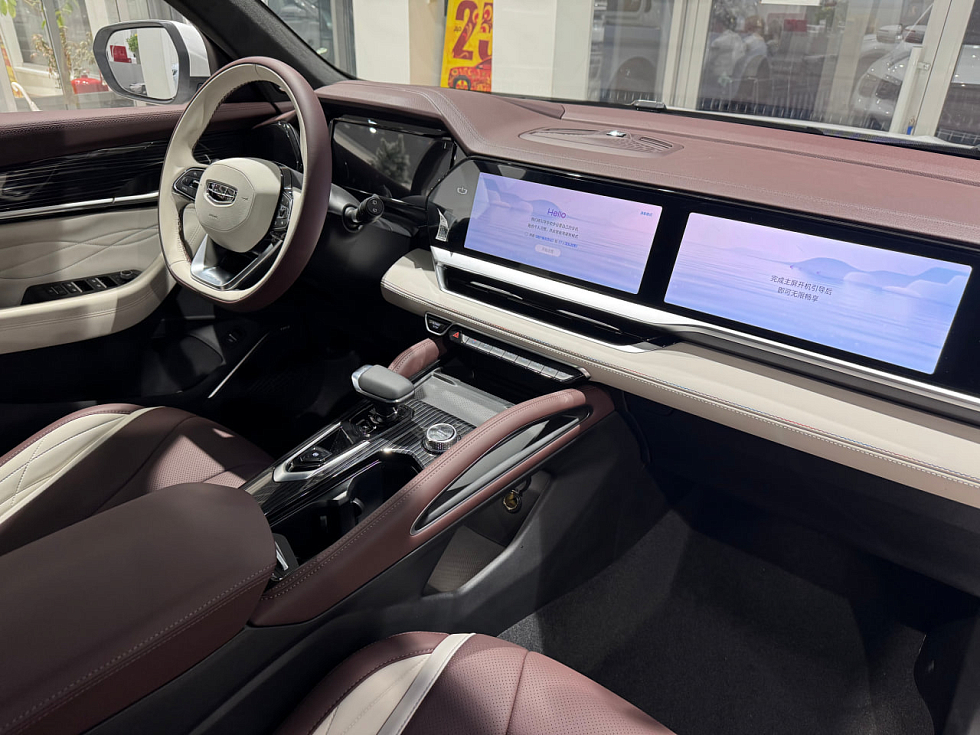 Geely Monjaro Flagship, белый