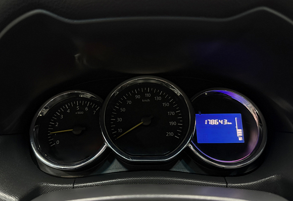 Renault Duster Life, 2015 года, пробег 178643 км