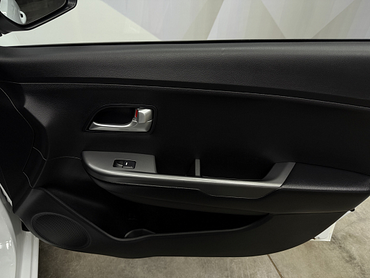 Kia Rio Luxe, 2016 года, пробег 84904 км