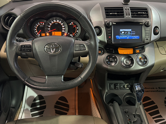Toyota RAV4, 2012 года, пробег 170000 км
